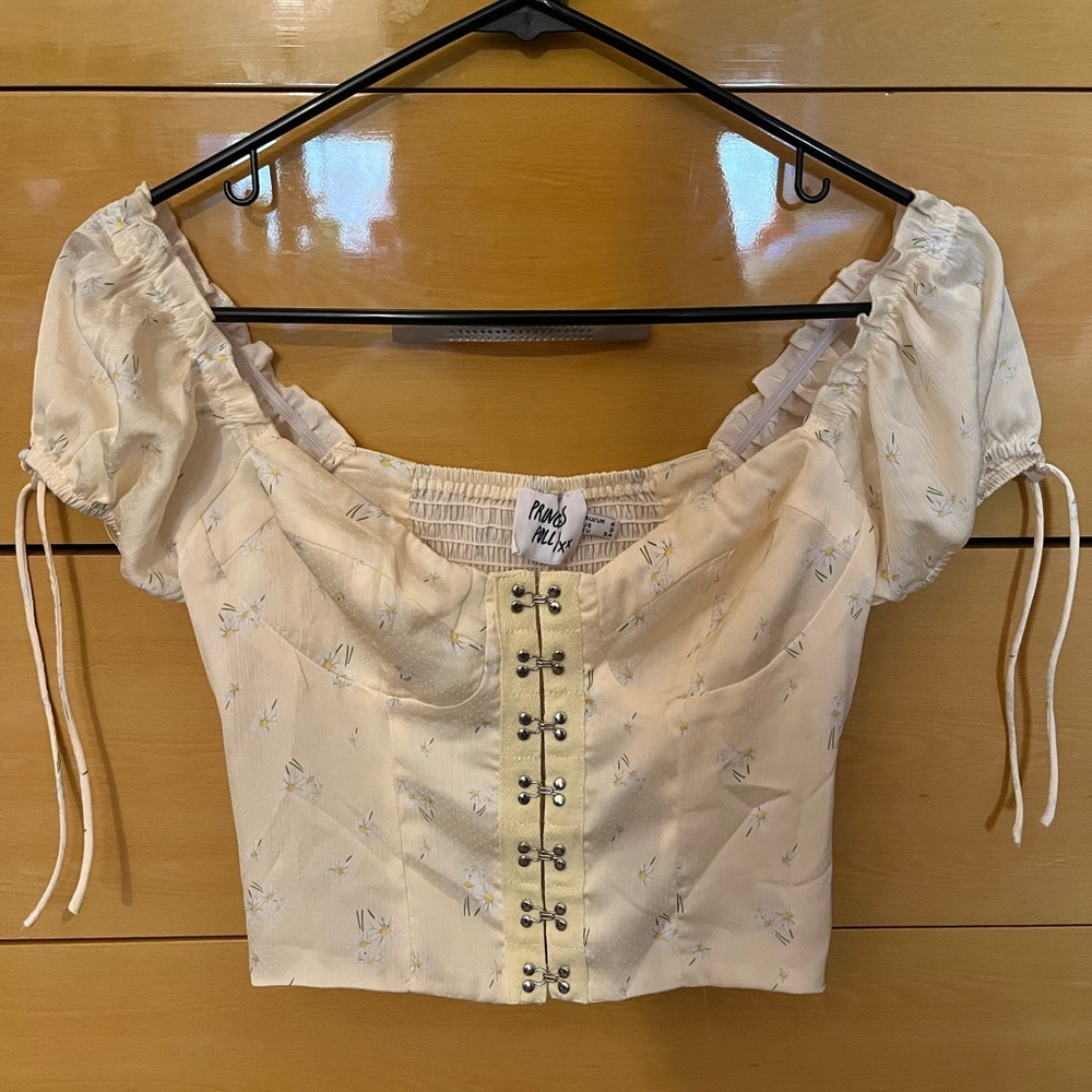 yellow floral crop top!